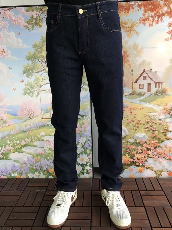 L Jeans · 3