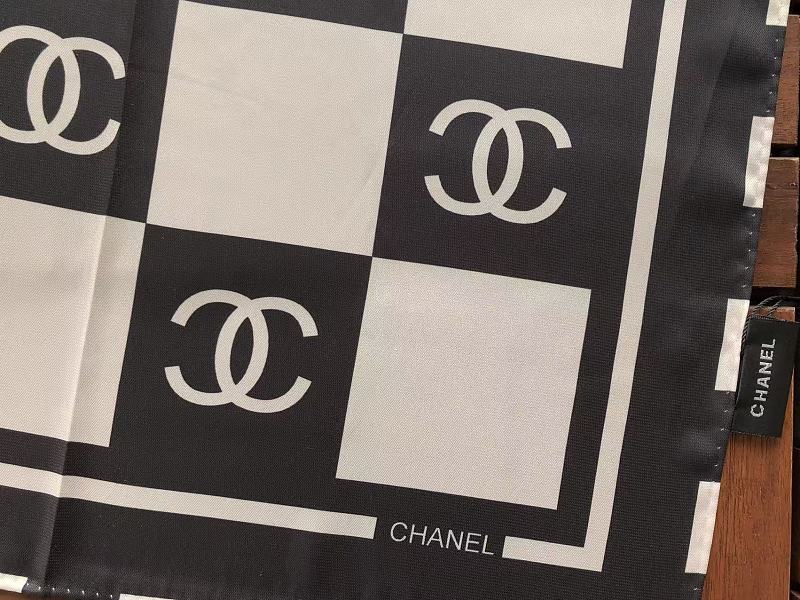C A E Scarf · 6