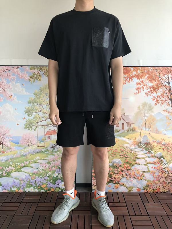 L E T-shirt · 3