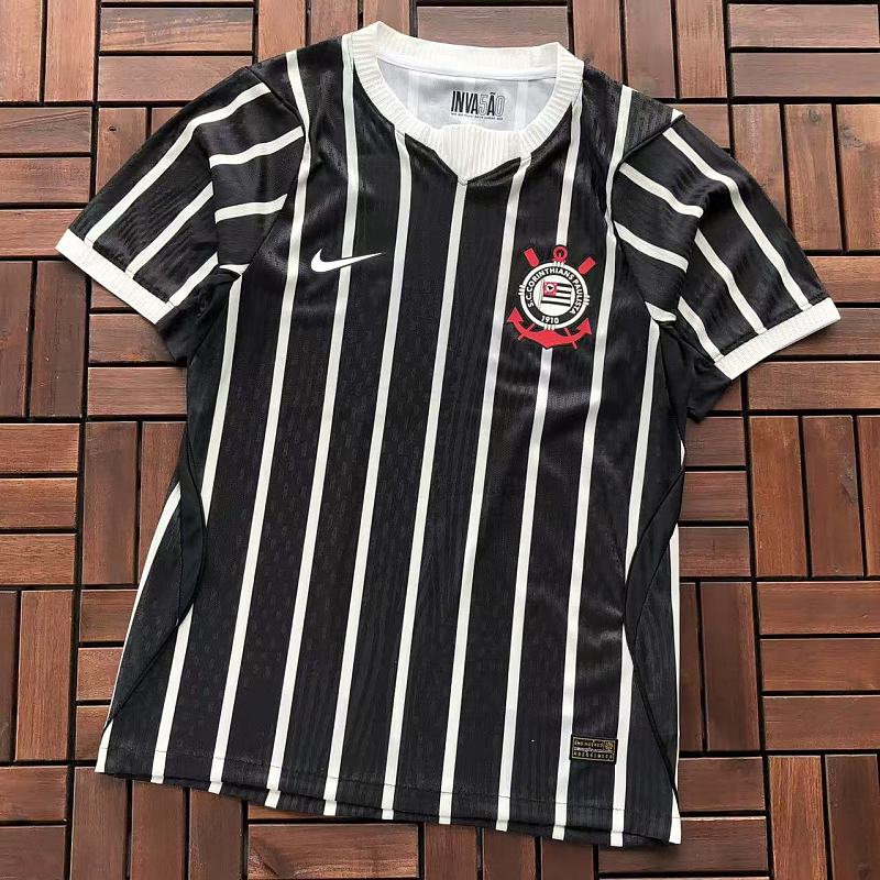 Football T-shirt · 4
