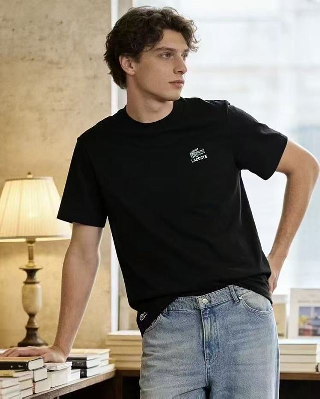L C St T-shirt · 4