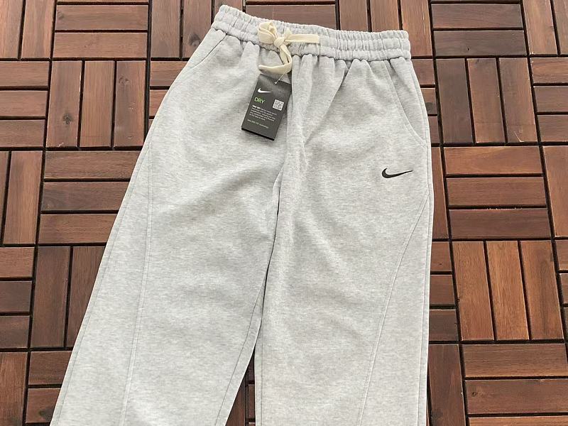 Nike Trousers 8