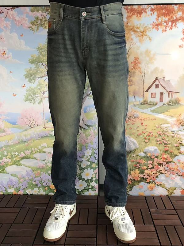 H R E Jeans · 3
