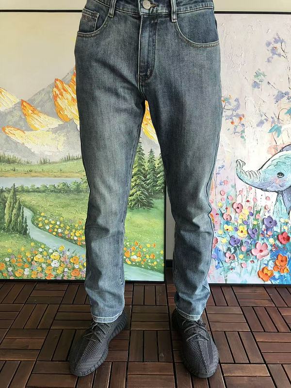 D O Jeans · 3