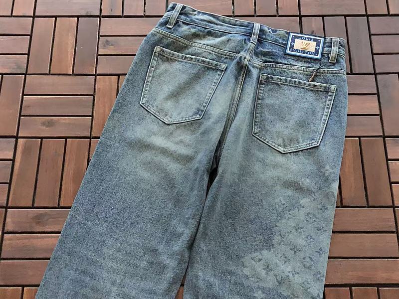 L Jeans · 5
