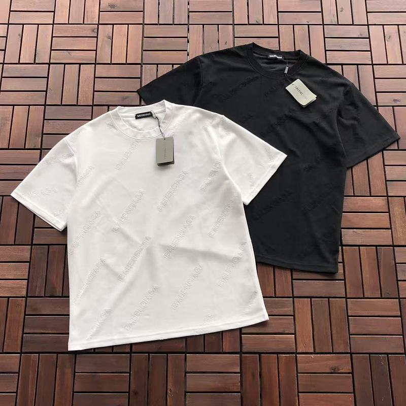 B L Ia A T-shirt · 5
