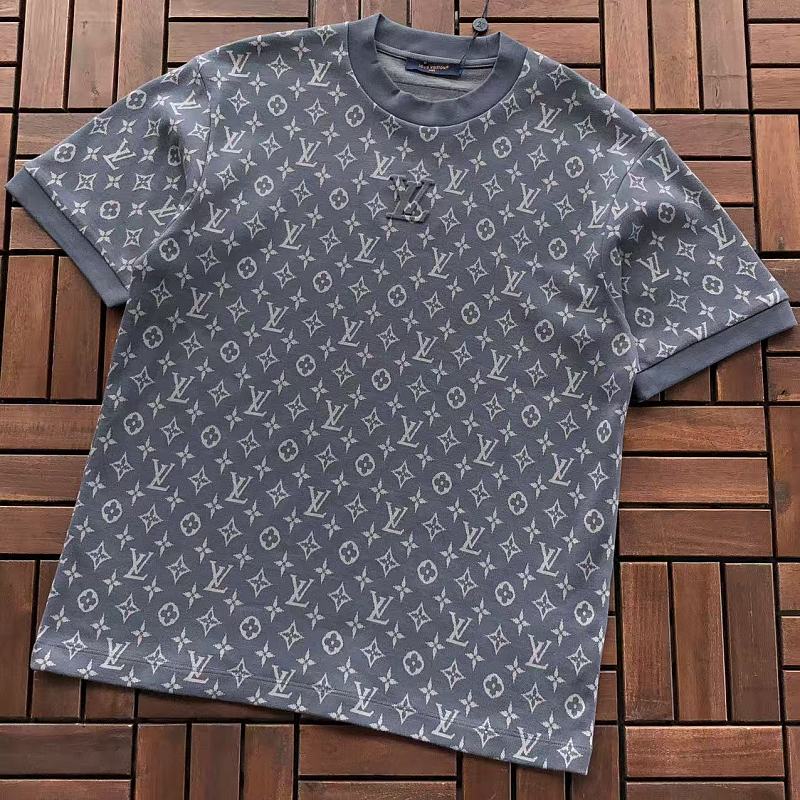 L T-shirt · 5