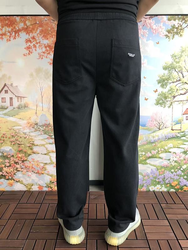 M R Trousers · 4