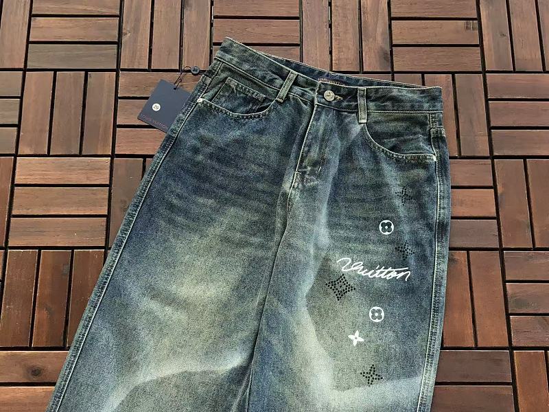 L Jeans · 5