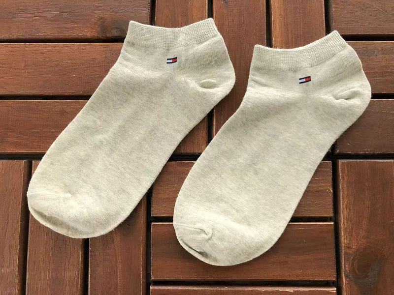 T H R Socks 8