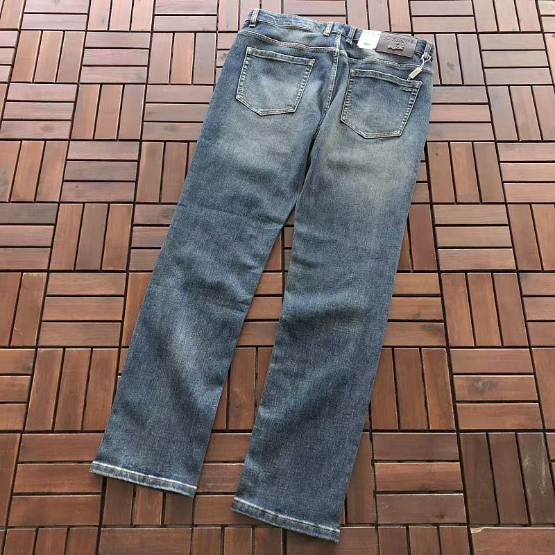 L C St Jeans · 3