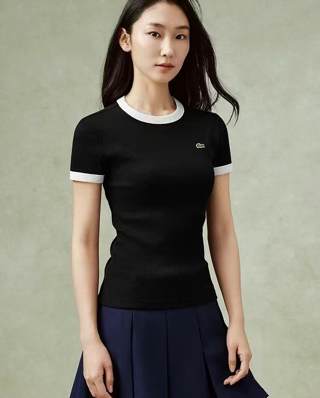 L C St T-shirt Woman · 5