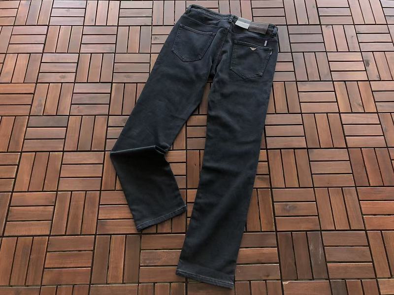E P R A M N Jeans 6