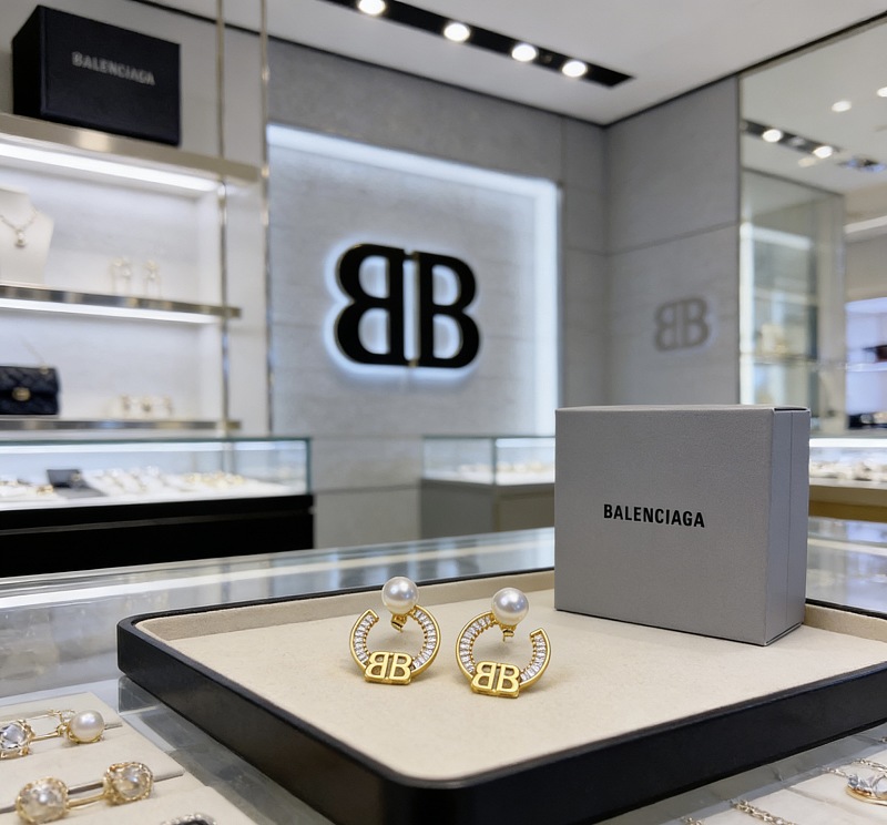 B L Ia A Jewelry · 4
