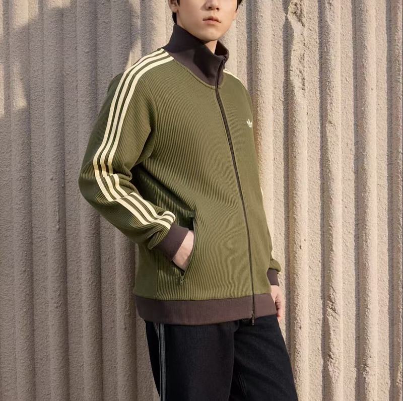 Di As Sweater · 4