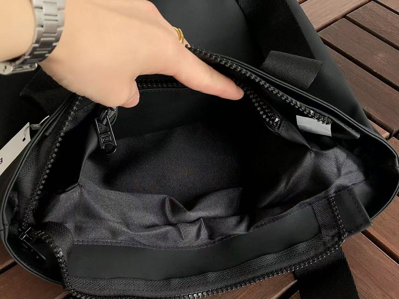 Essentials Bag 9