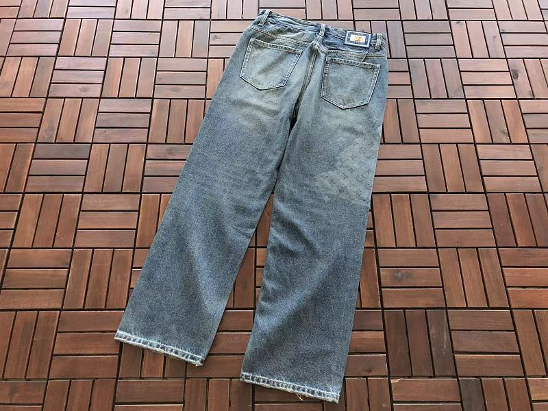 L Jeans · 4