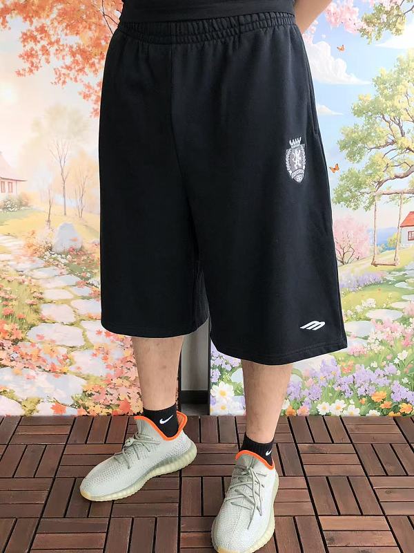B L Ia A Shorts · 6