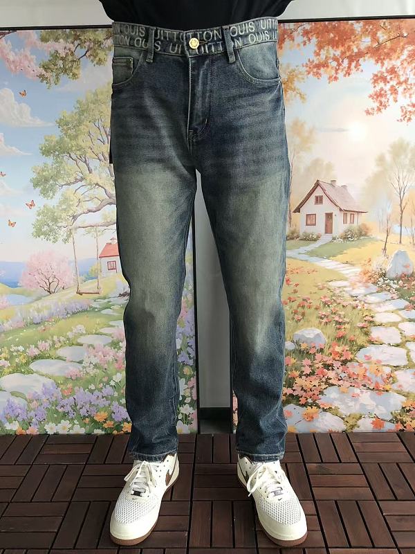 L Jeans · 3