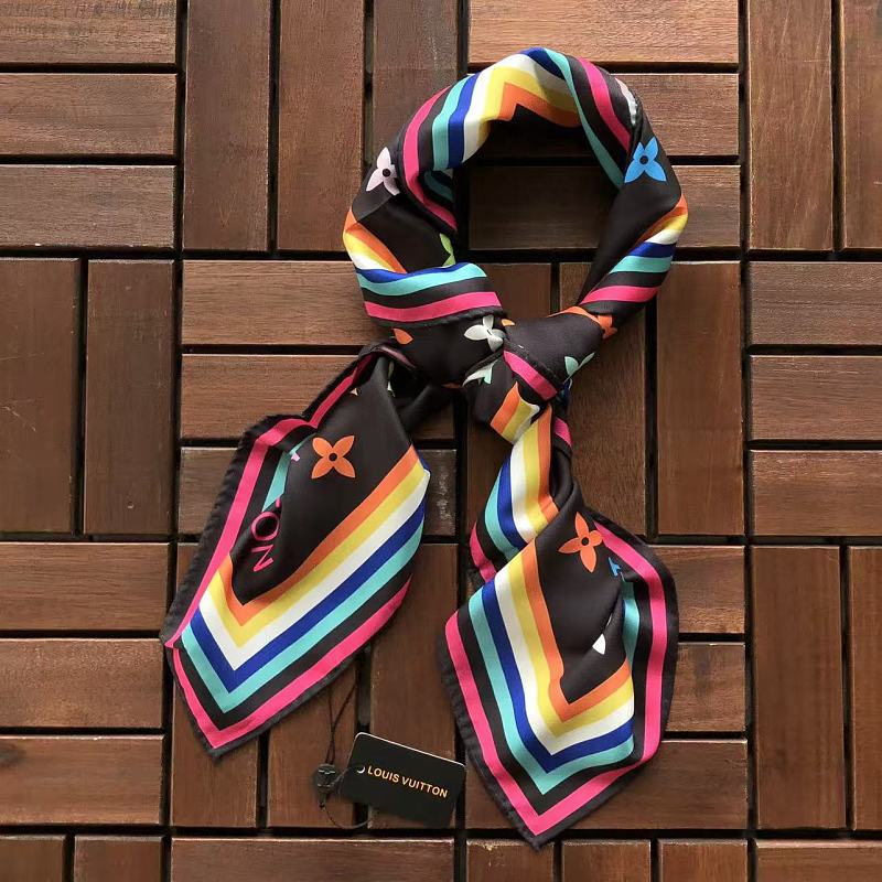 L Scarf · 2