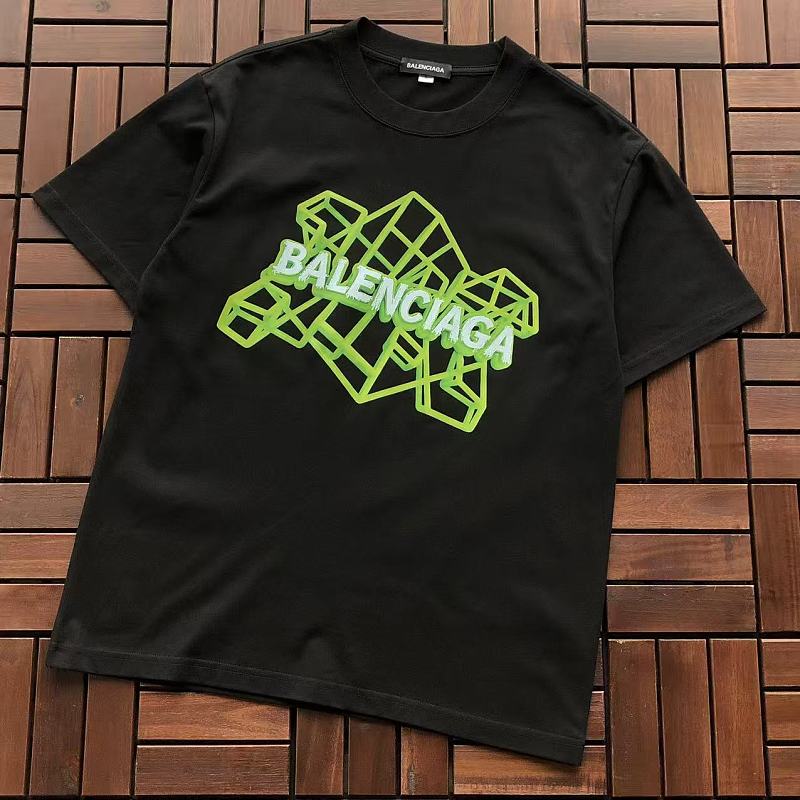B L Ia A T-shirt · 5