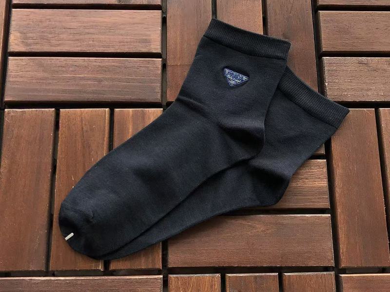 P A A Socks · 6