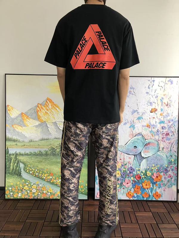 P La E T-shirt · 4