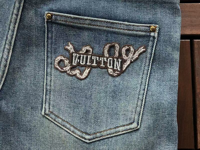 L Jeans · 6