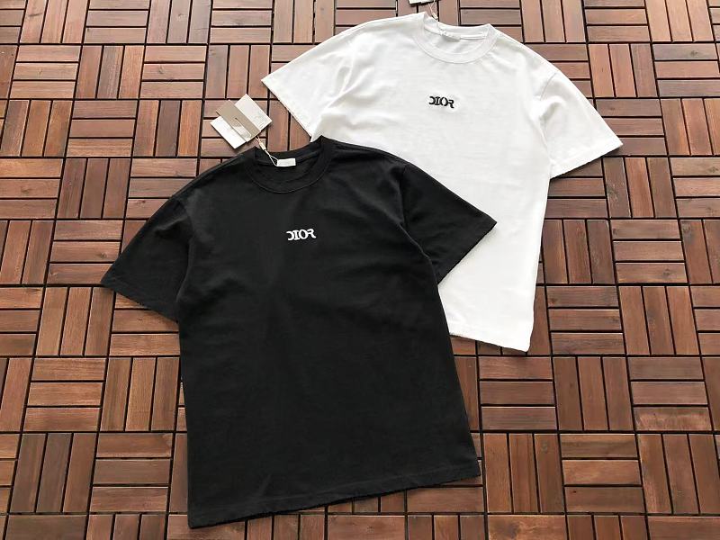 D O T-shirt · 6