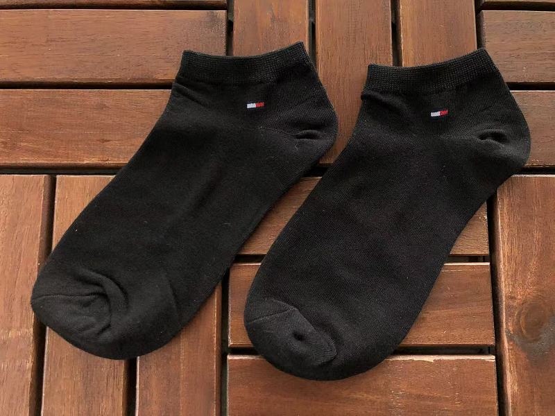 T H R Socks 11