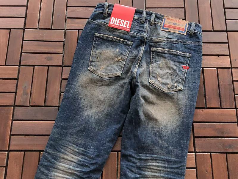 D E E Jeans · 5