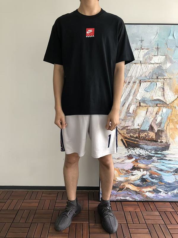 Nike T-shirt · 4