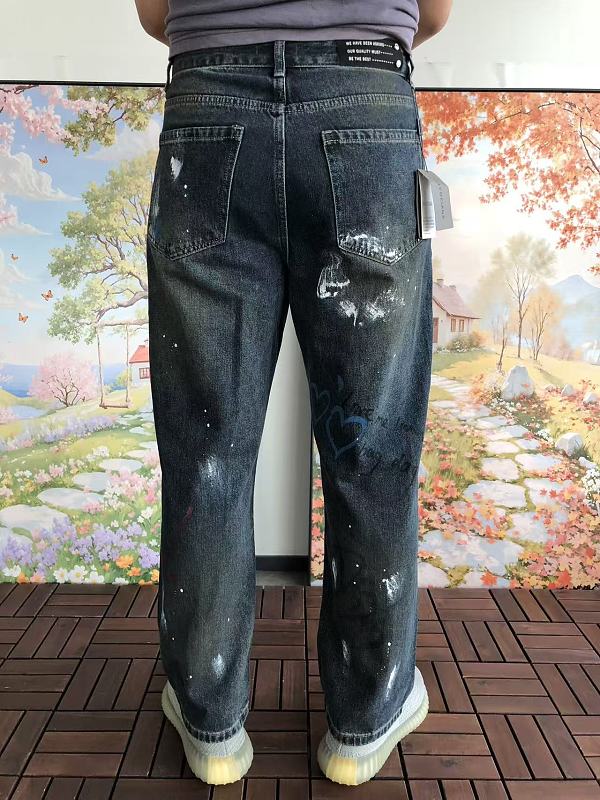 B L Ia A Jeans · 4