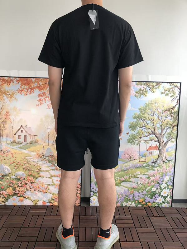 R U E T-shirt · 6