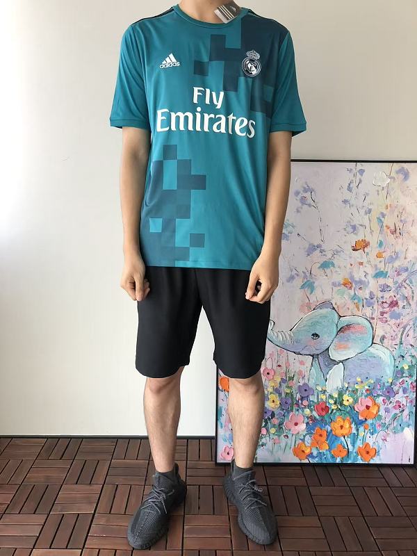 Football T-shirt · 4