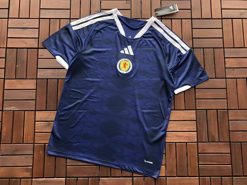 Football T-shirt · 5