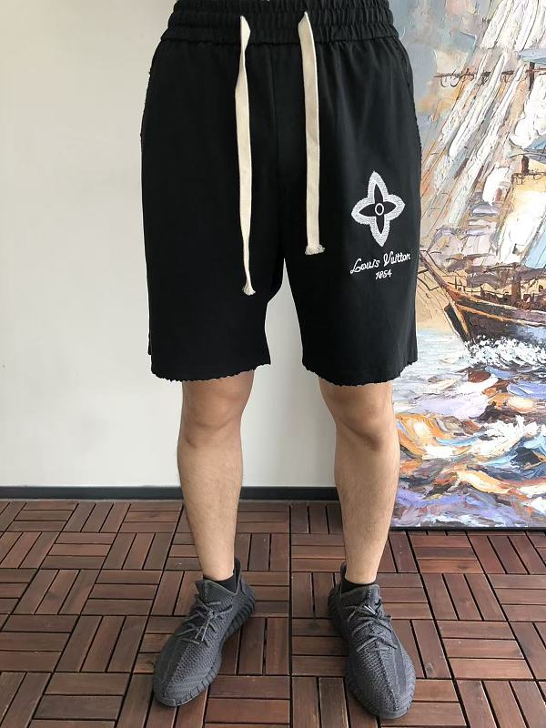 L Shorts 3