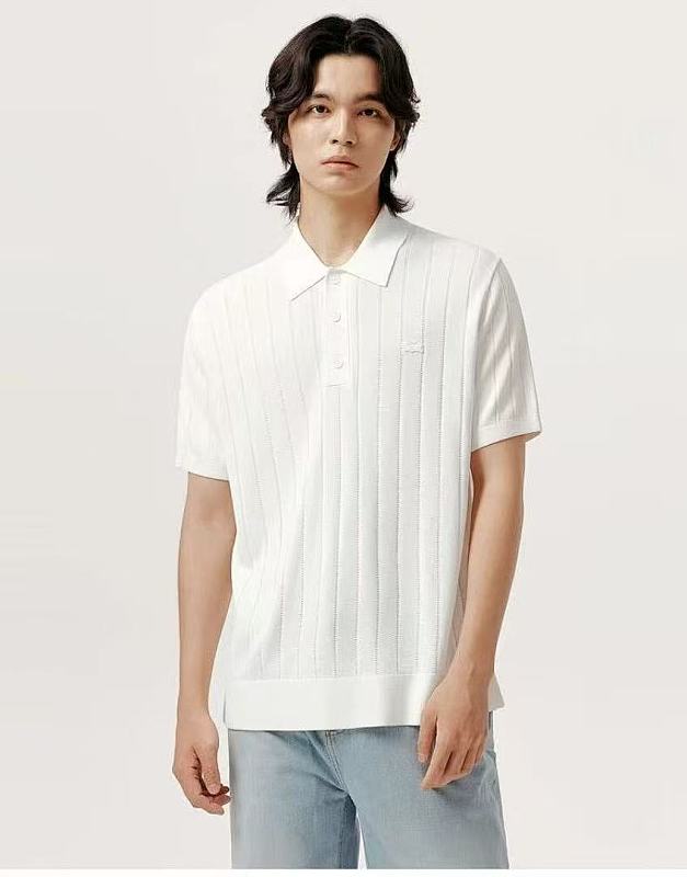 L C St T-shirt Sweater · 3