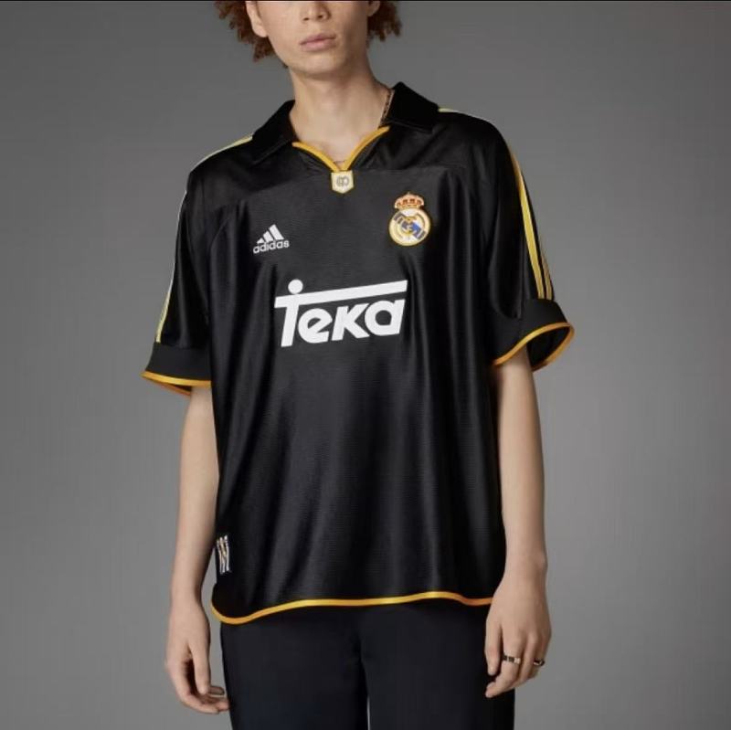 Football T-shirt · 4