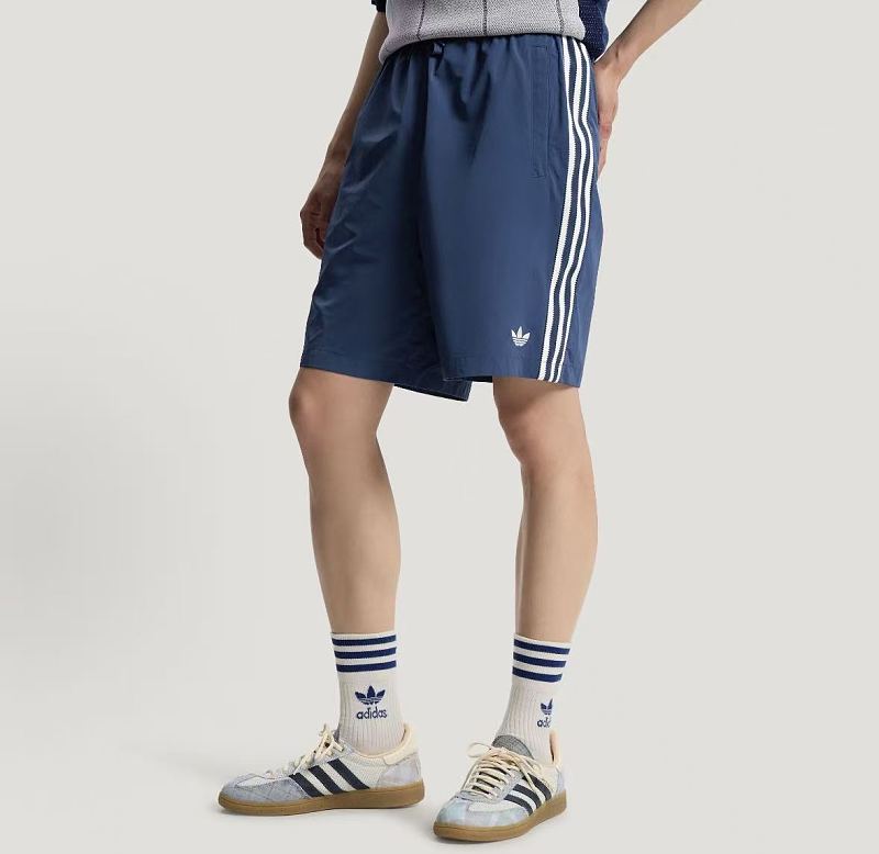 Di As Shorts · 4