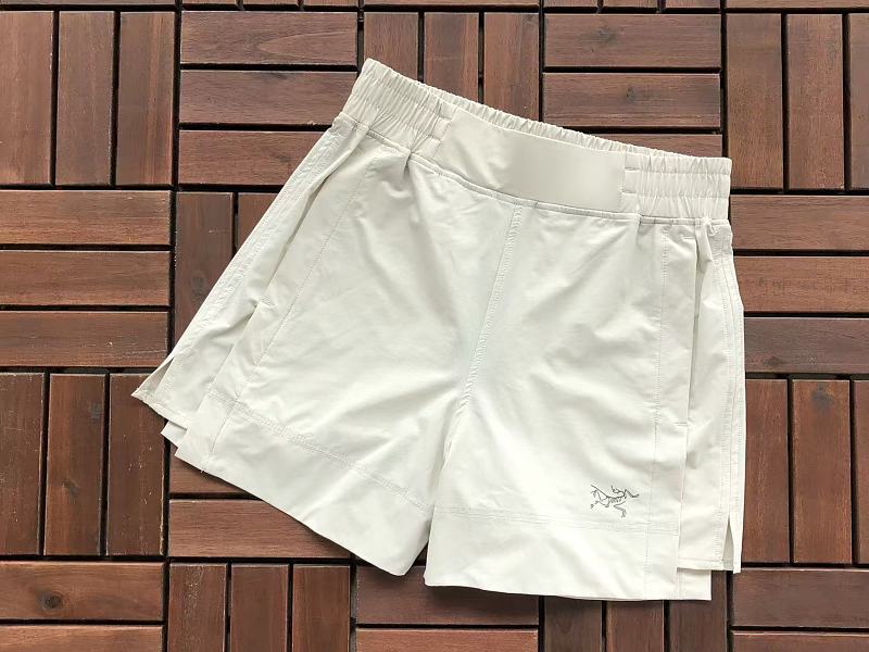 A T Yx Shorts Woman · 6