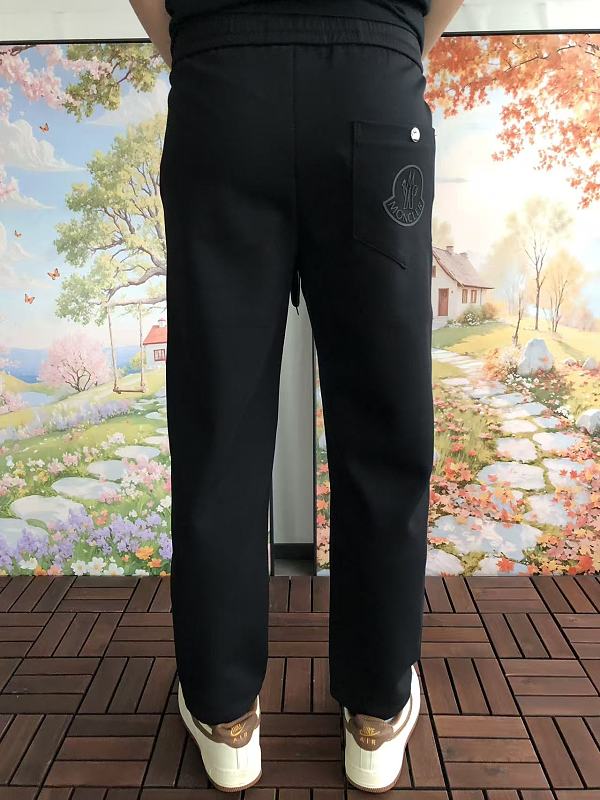 M R Trousers · 4