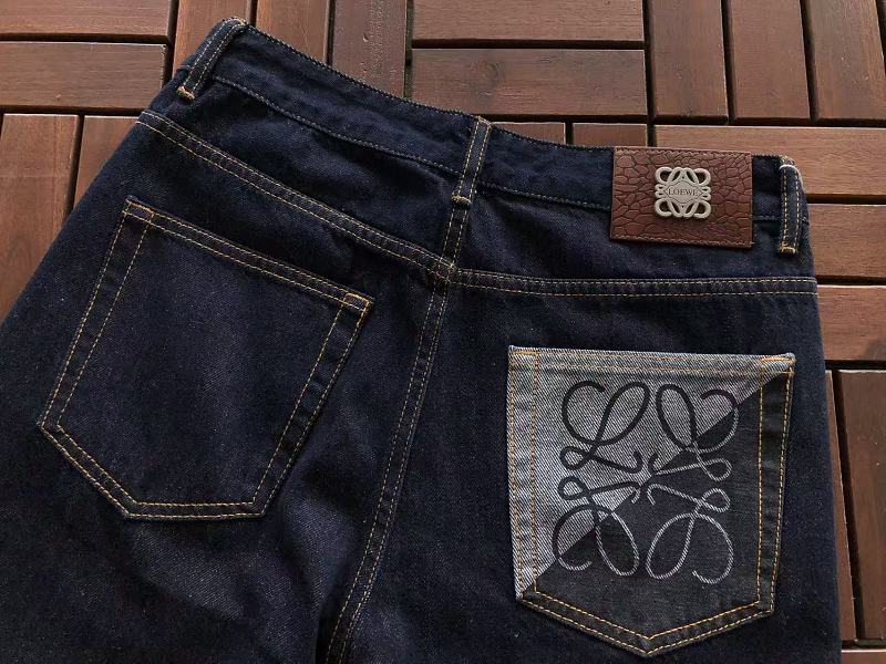 L E Jeans · 6