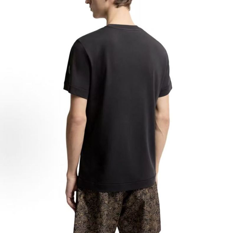 M R T-shirt · 3