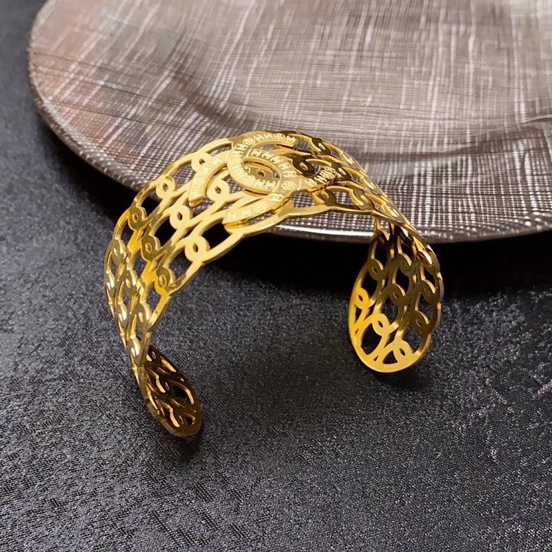 C A E Jewelry · 4