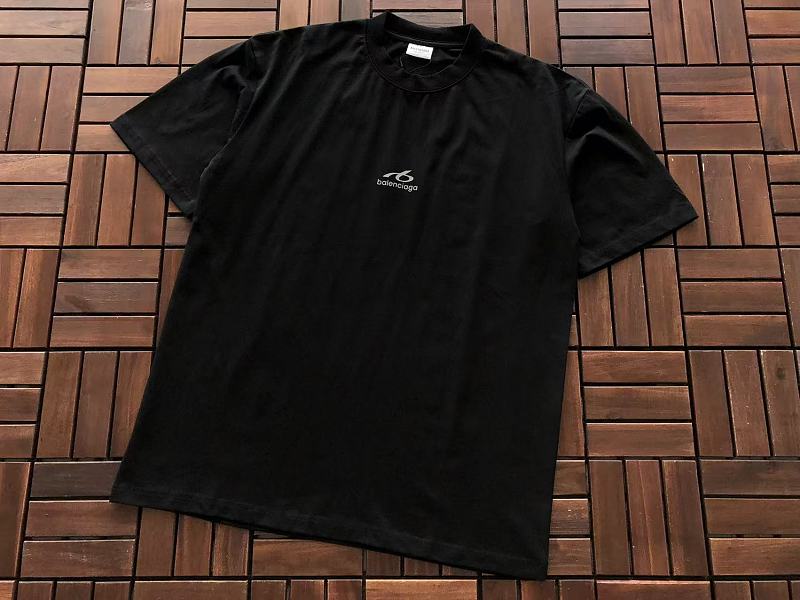 B L Ia A T-shirt · 6