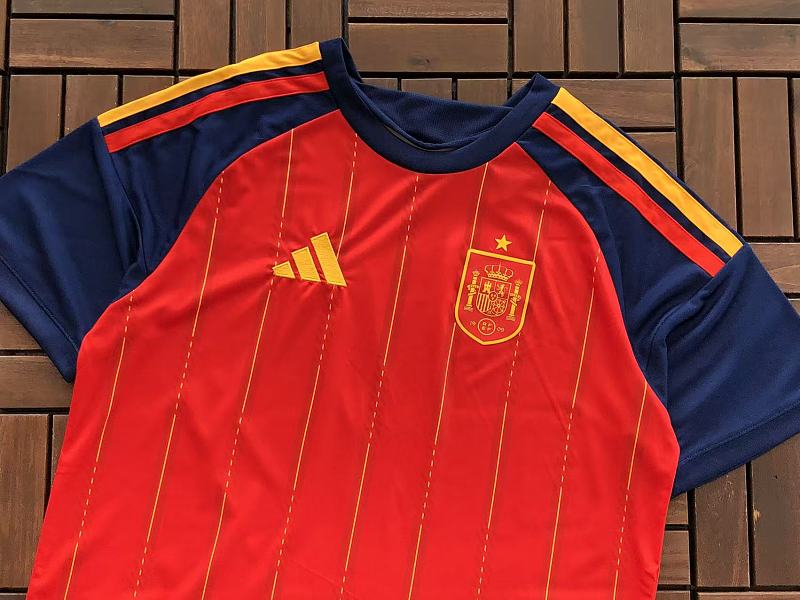 Football T-shirt · 6