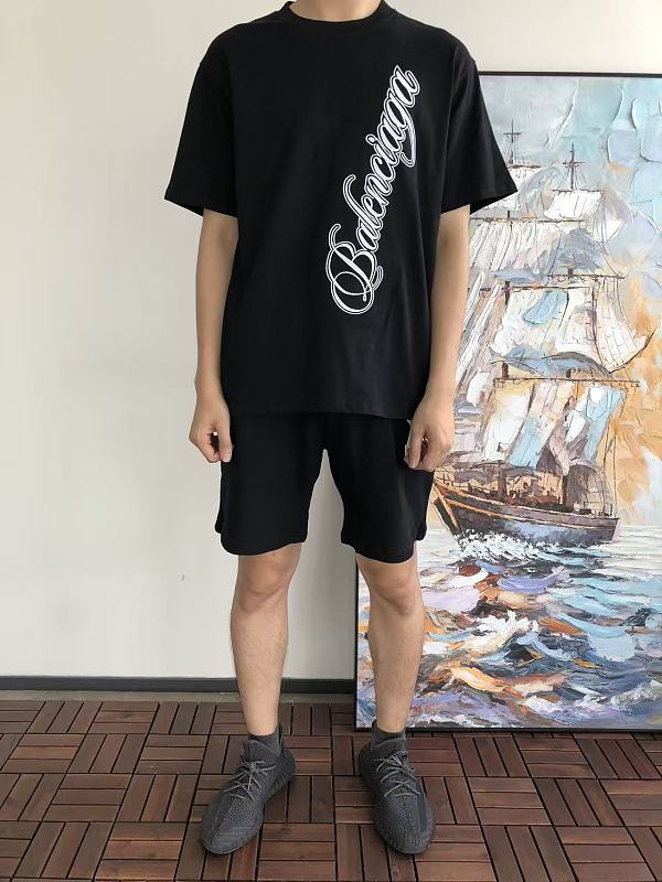 B L Ia A T-shirt · 6