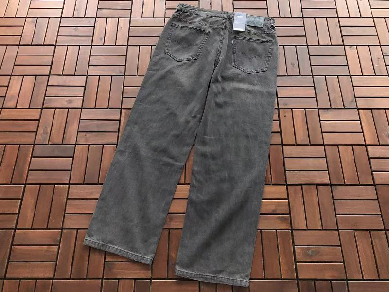 Le Is Jeans · 6