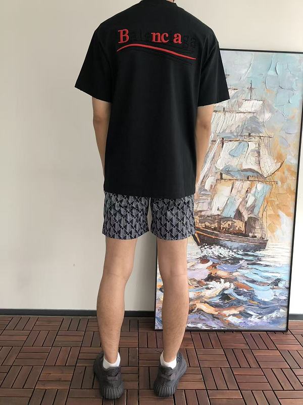 B L Ia A T-shirt · 5